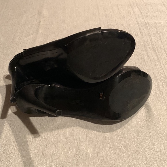 Vince Camuto Cut Out Open-Toed Ankle Heels - Picture 7 of 8